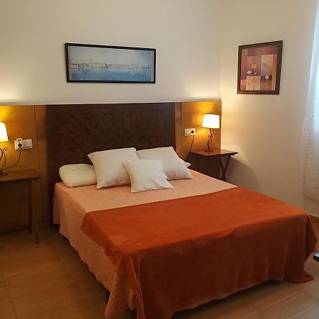 Apartamento Con Pequeno Jardin En El Centro Ferrol Exterior photo